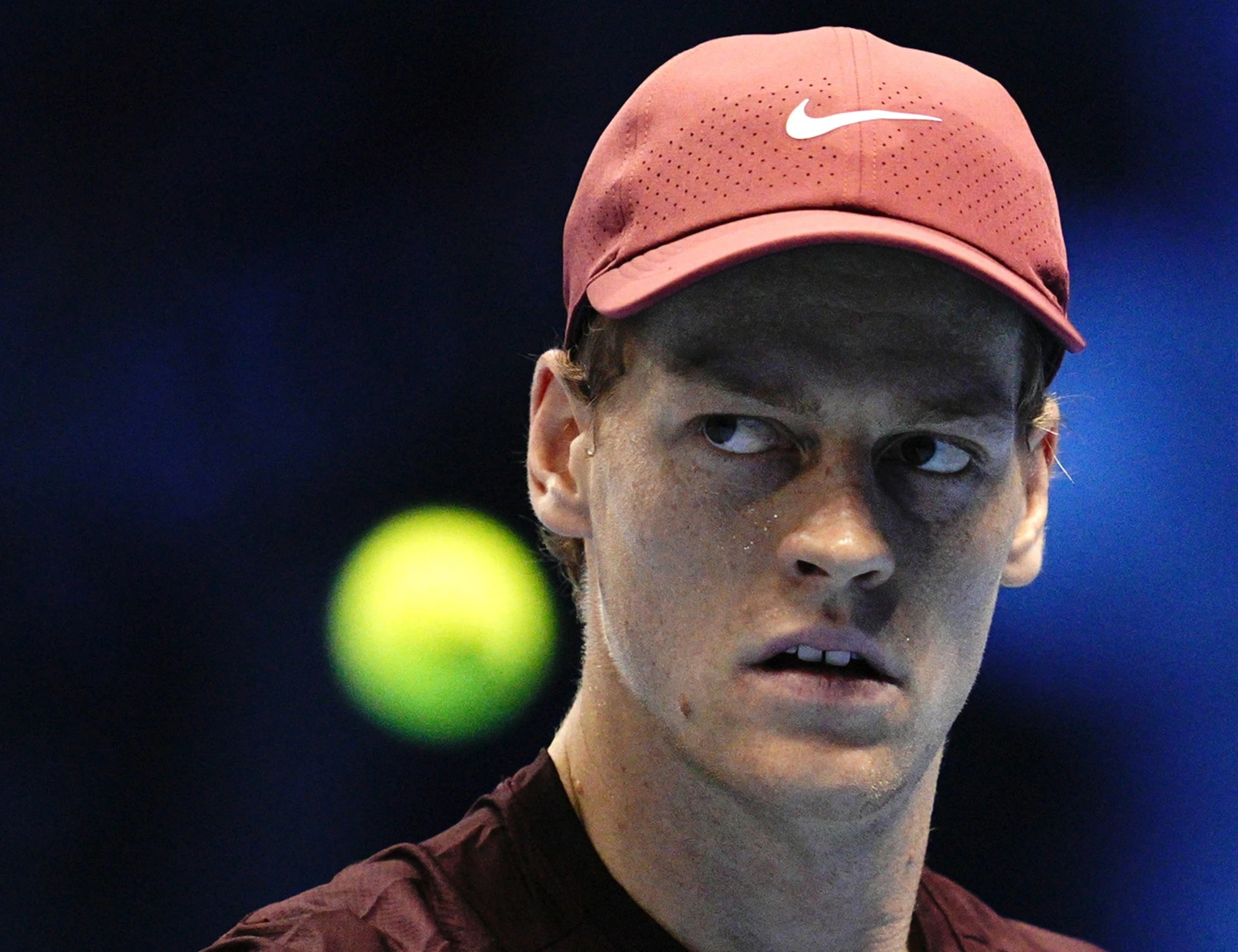 Jannik Sinner trionfa contro Alcaraz: sue le Finals!