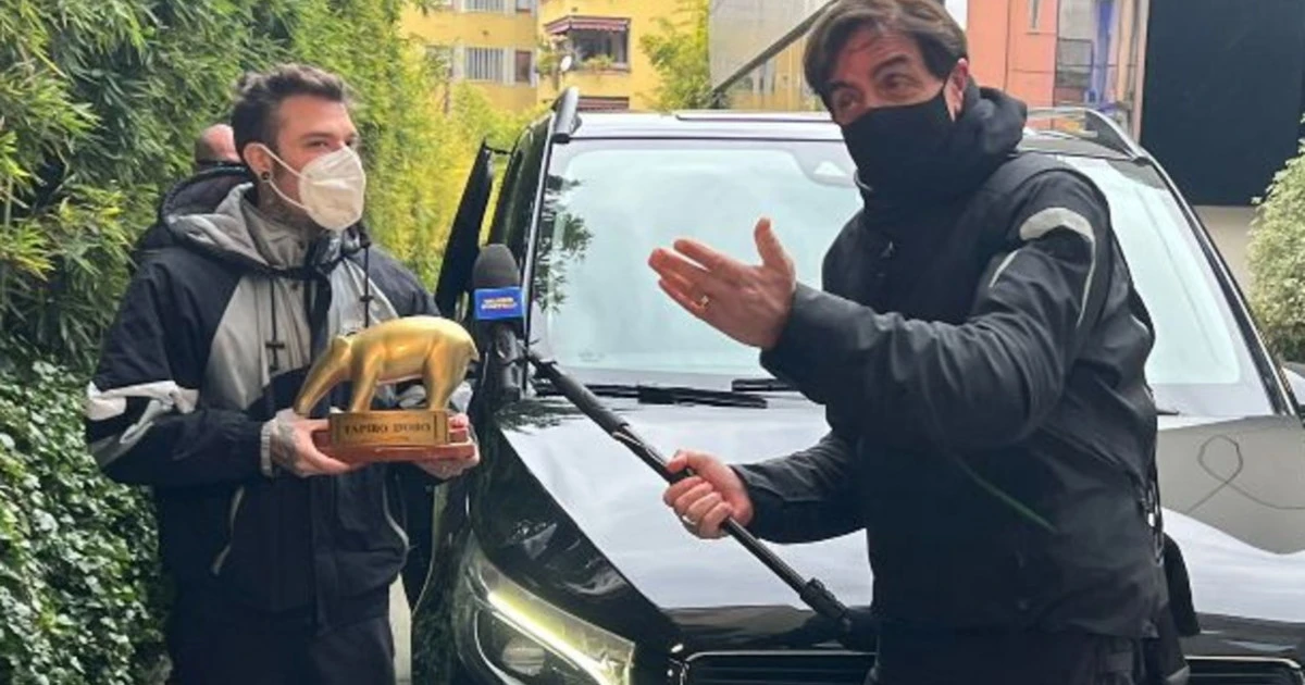 Striscia la Notizia, la piccante confessione di Fedez: "Il ses** con Chiara Ferragni? Ho perso..."