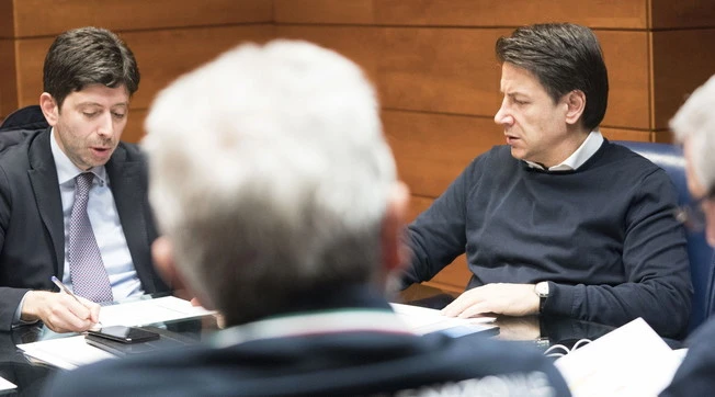 Fase 2, il comitato tecnico scientifico si chiama fuori: date, tutto in mano a Giuseppe Conte
