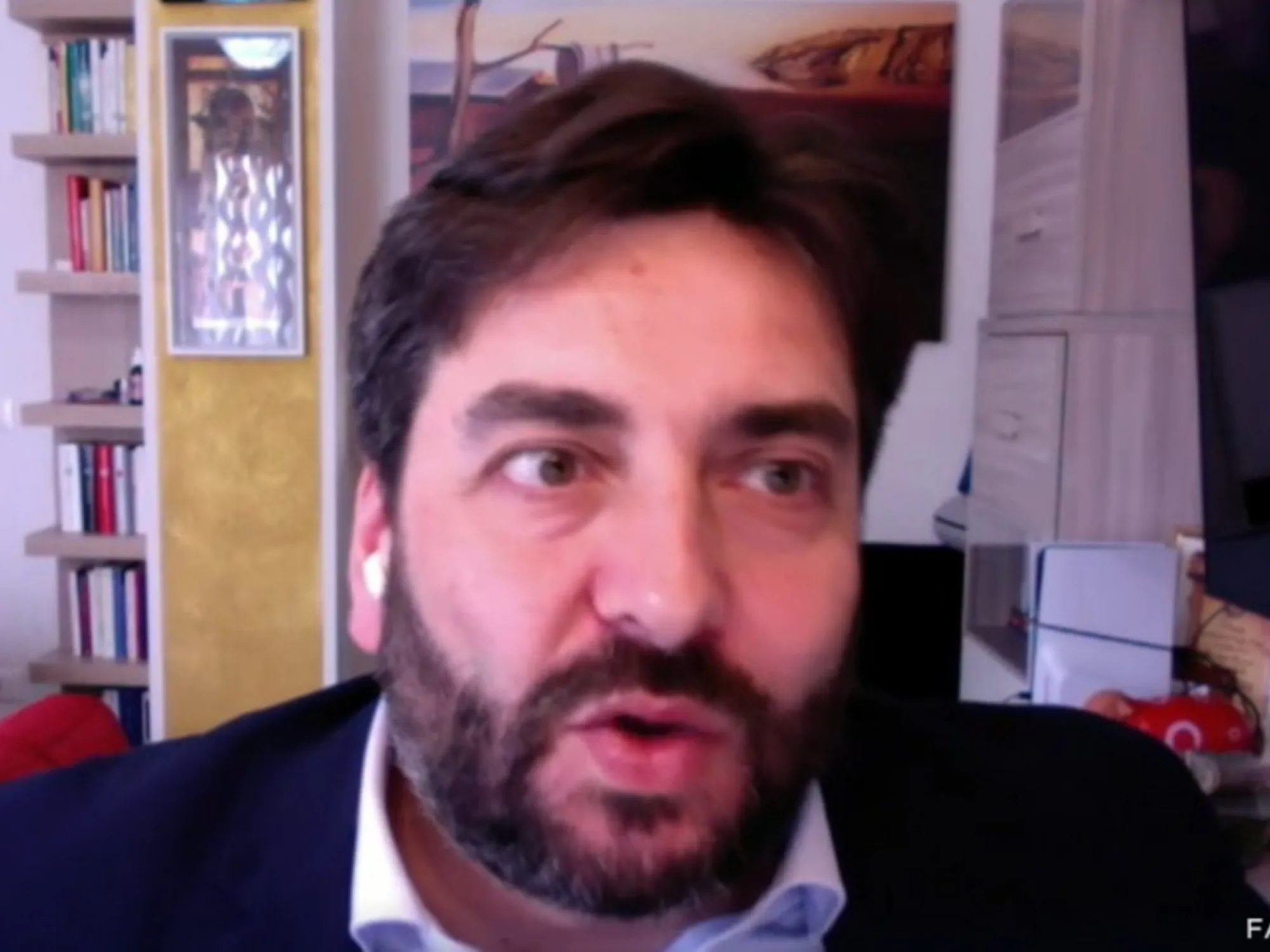 Fina, tesoriere del Pd, insulta Meloni: "Chi mi ricorda". E tutti zitti