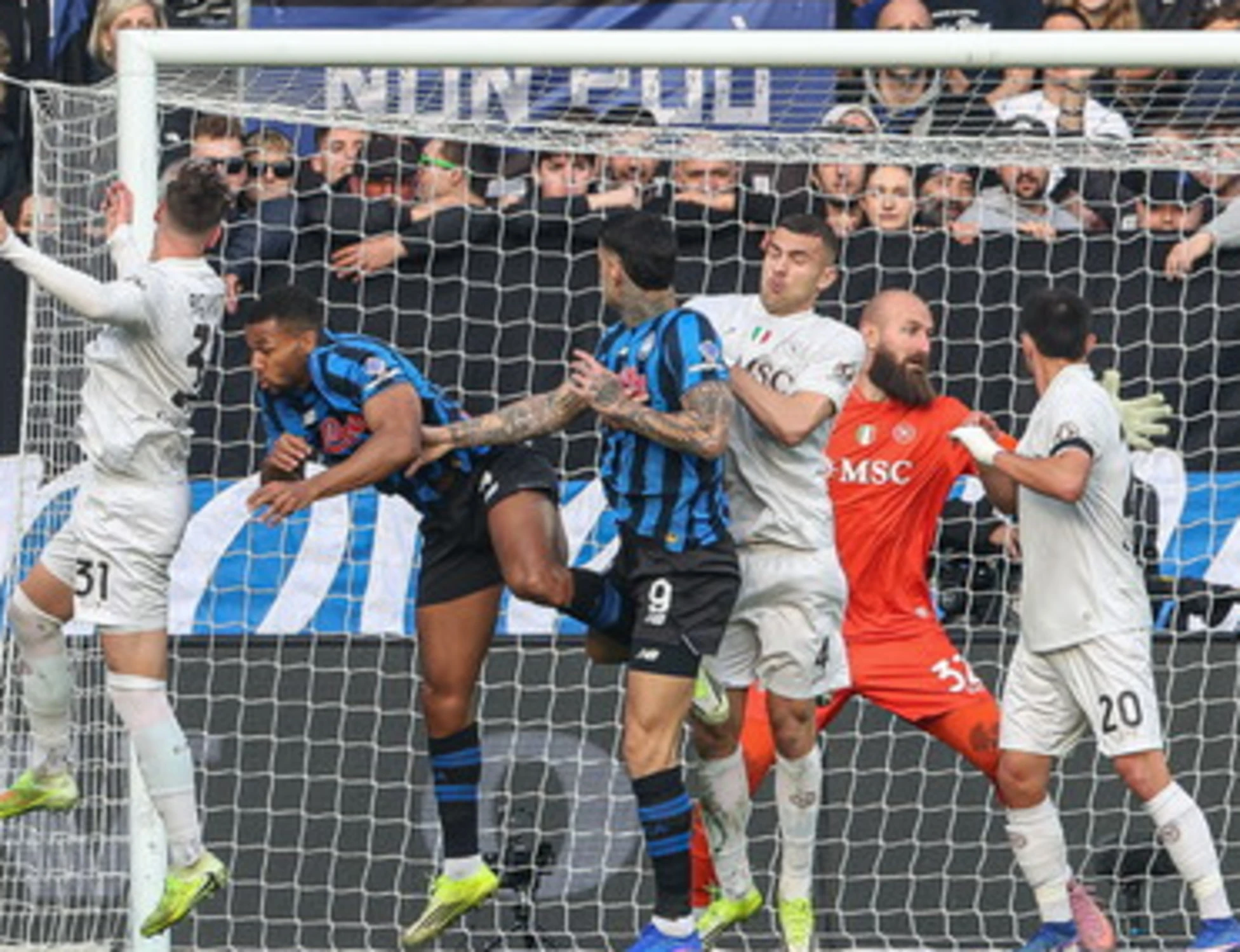 Serie A, l'Atalanta piega il Napoli in rimonta: la lotta Champions si infiamma