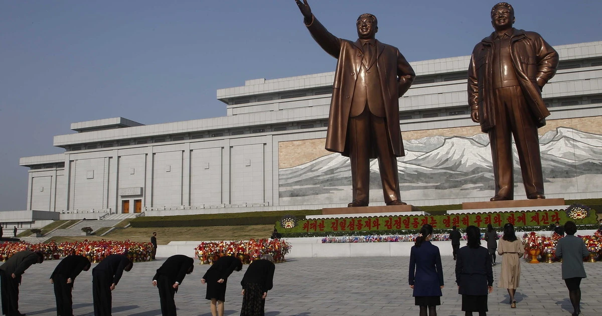 Corea del Nord, Kim Jong-un morto? Le parole sospette del consigliere: copertura di Stato
