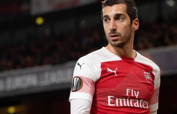 Roma, Henrik Mkhitaryan arriverà in prestito con diritto di riscatto. Il colpaccio a sorpresa dall'Arsenal
