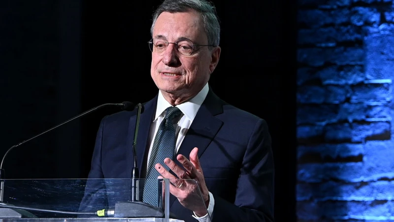 Ue, Mario Draghi bacchetta Ursula von der Leyen: "Come sarà ricordato quest'anno"