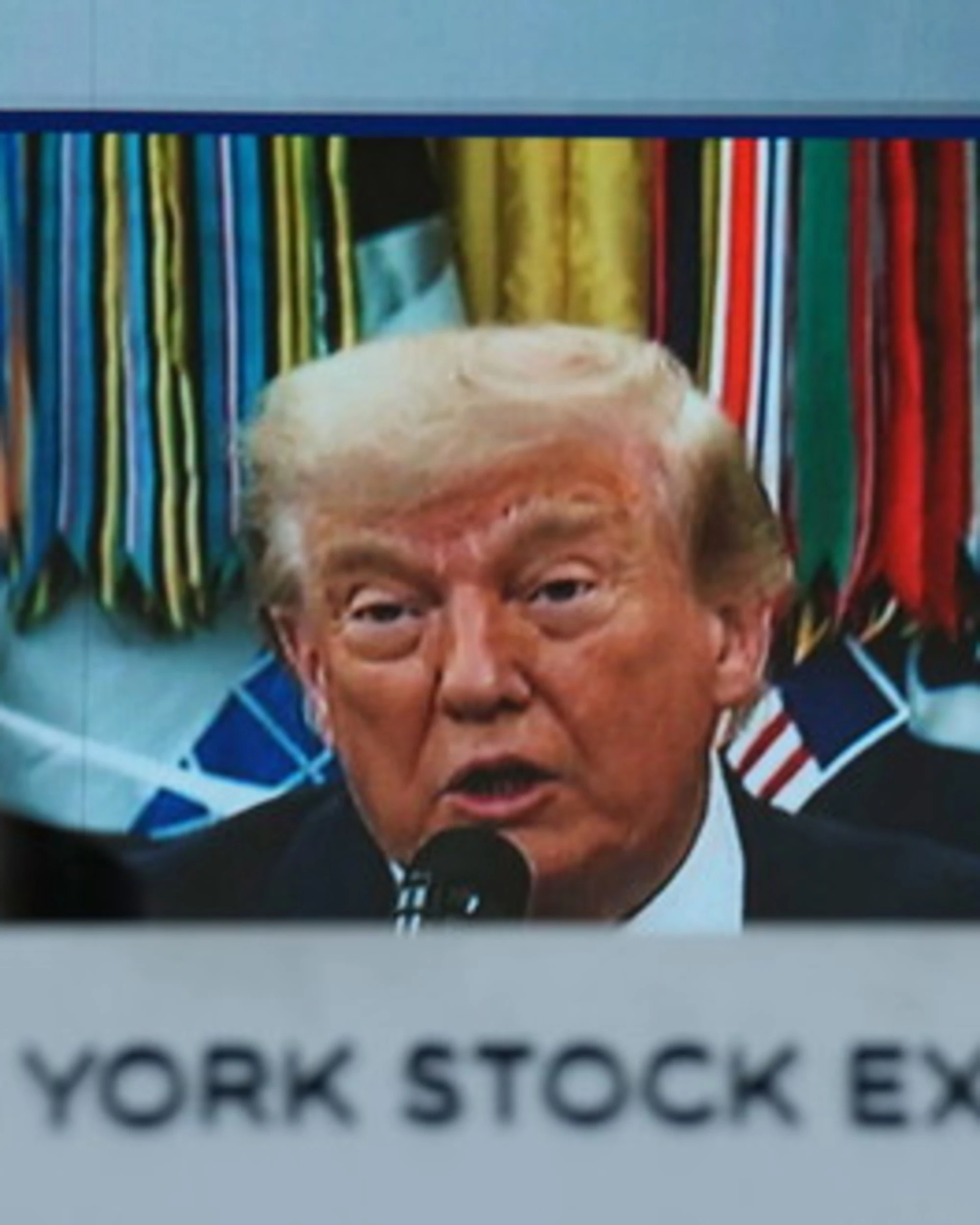 Trump, da leader a pallone sgonfiato