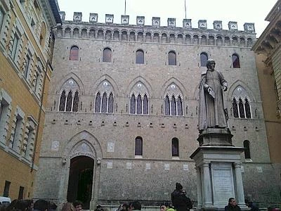 Mps, Rossi avrebbe ricevuto una lunga telefonata poco prima del suicidio