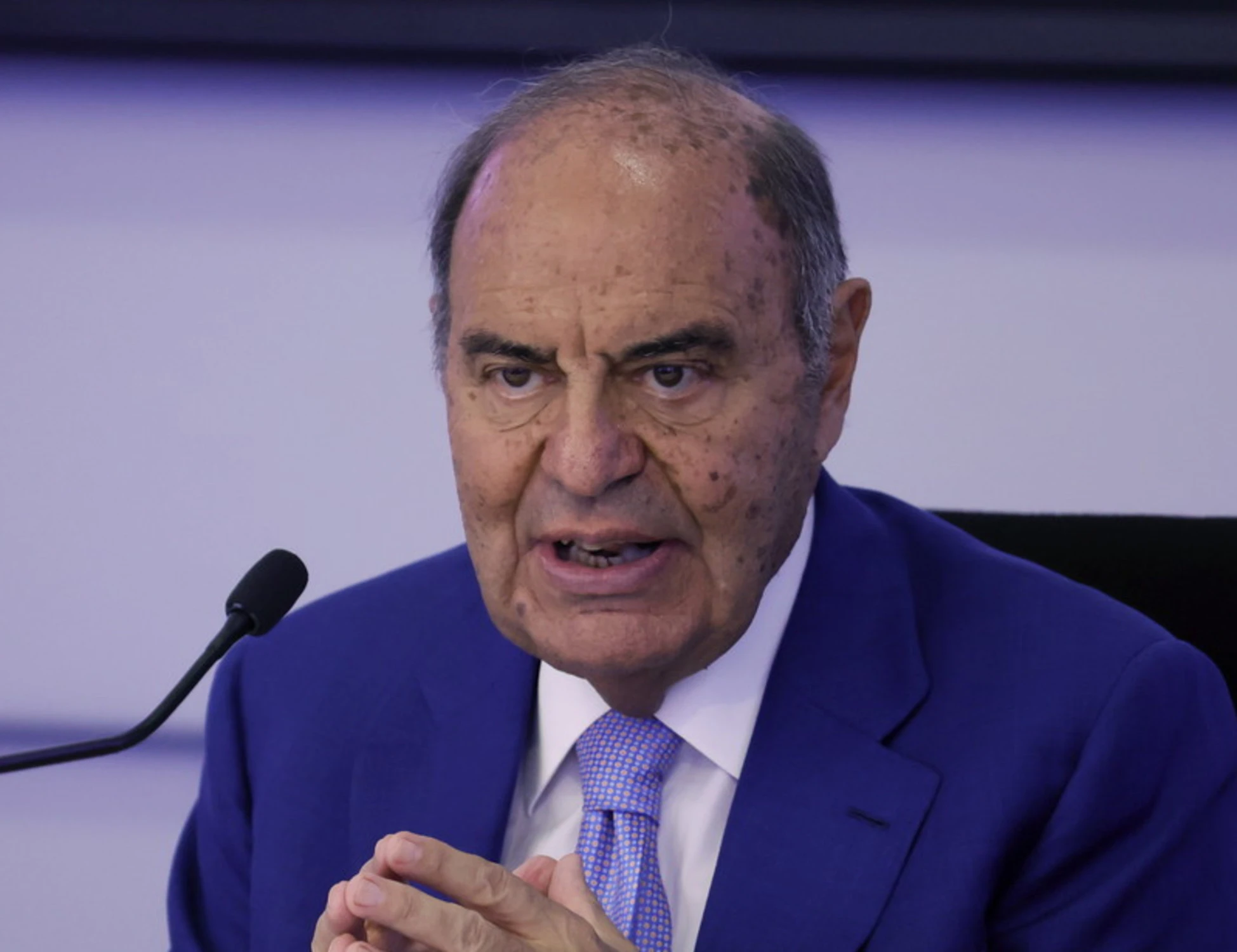 Bruno Vespa, la replica dopo le scritte-choc in Rai: "Ci vuole altro per intimidirmi"