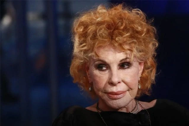 Ornella Vanoni, la trasgressione a 85 anni: "Cosa faccio tutte le sere a letto"