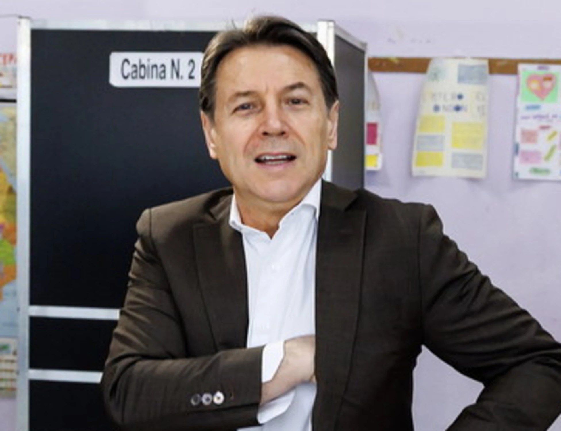 Giuseppe Conte "pronto a trattare". La sua vera strategia, cosa filtra sondaggi