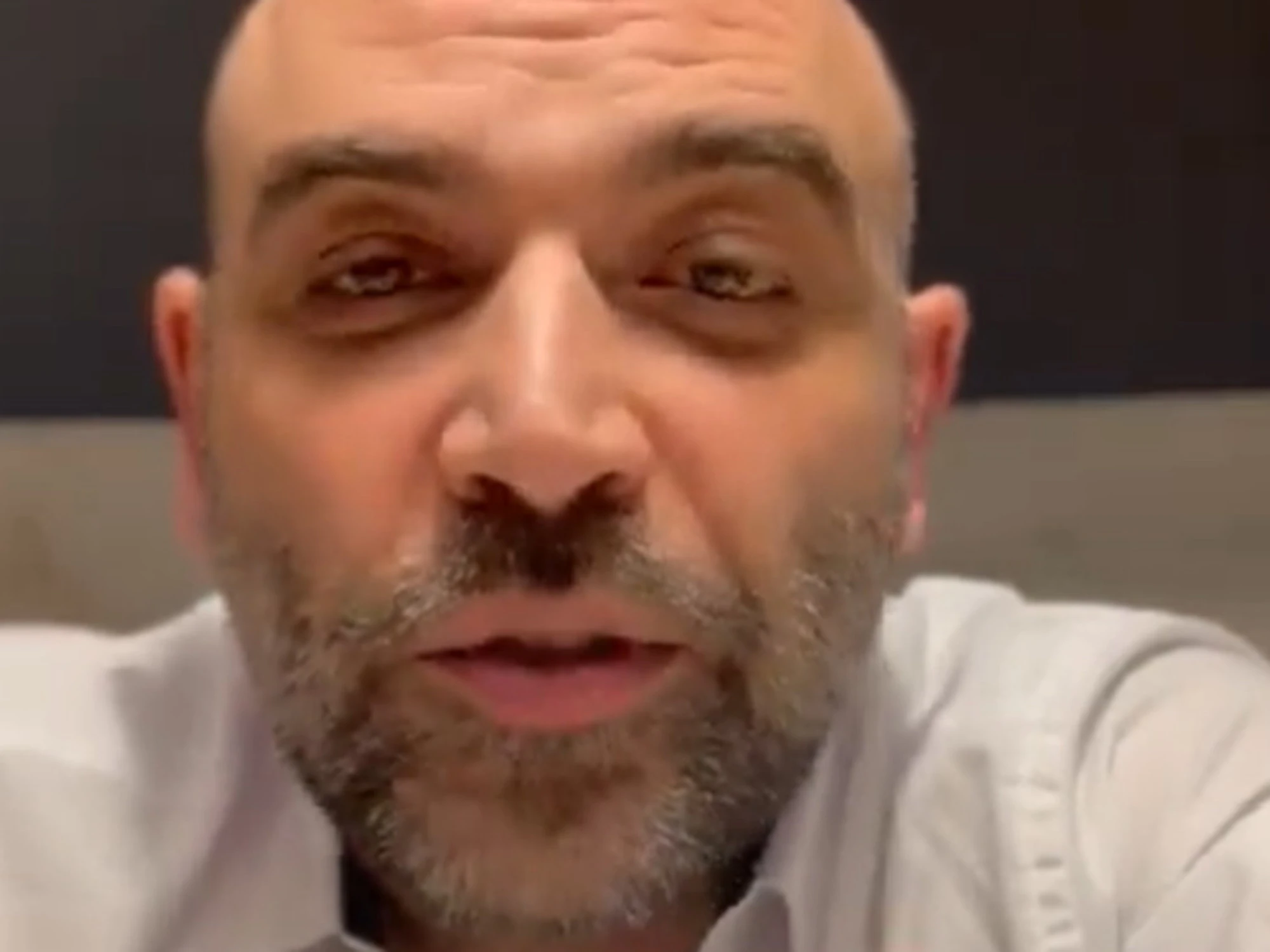 Roberto Saviano, il suicidio e l'attacco intestinale: perché ha voluto parlarne?