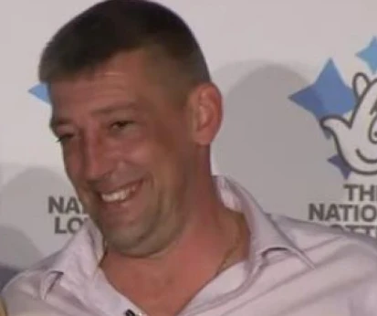 Steve Thomson, vince 105 milioni di sterline? Sceglie di continuare a lavorare