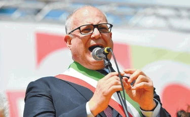 Gualtieri si autoaccusa: l'ultima figuraccia Pd