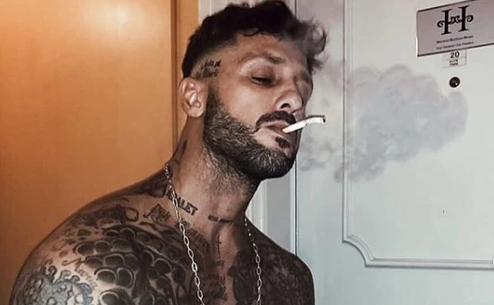 Fabrizio Corona pronto a uccidere: "Se non mi salva Matteo Salvini mi faccio 30 anni di galera"