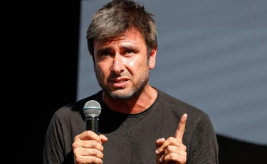 Alessandro Di Battista, il blitz all'ospedale e il giallo sul trasferimento: cosa emerge