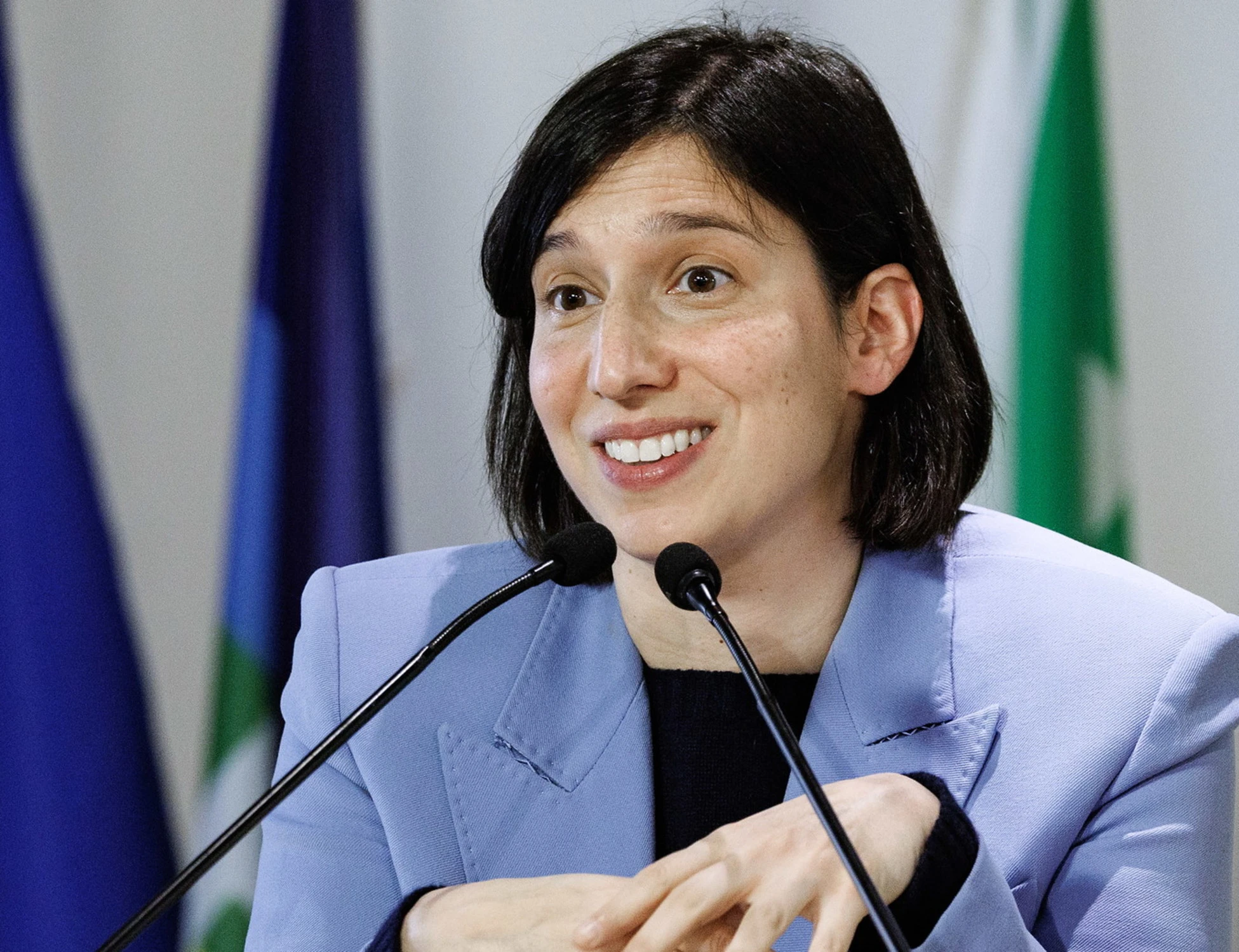 Elly Schlein, i frondisti del Pd la smontano con un video