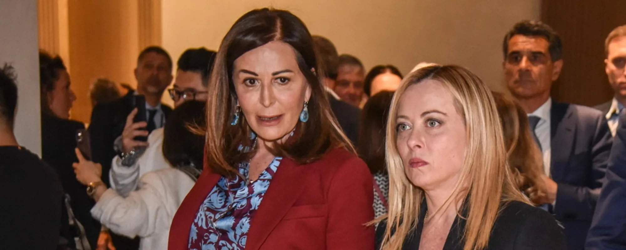 Leggi l'articolo: "Perché ho atteso a dimettermi, pago anche i conti di altri": Daniela Santanchè, la lettera a Meloni