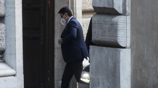 Giuseppe Conte, indiscrezione: "Non voglio poltrone da Mario Draghi". L'ex premier tenta la scalata al M5s?