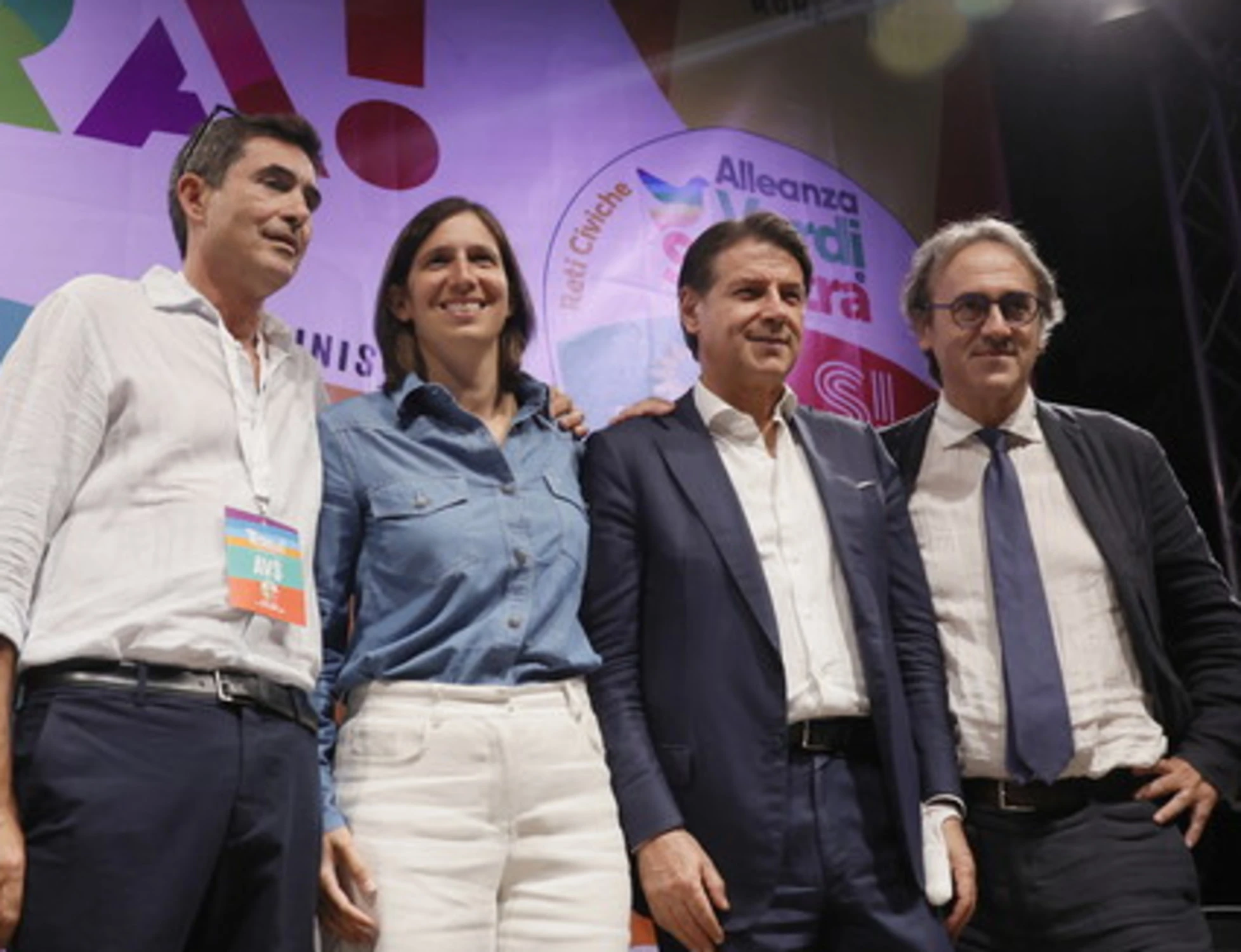 Askatasuna, l'opposizione fugge: Conte fa melina, no di Avs. Il Pd riflette e poi rifiuta