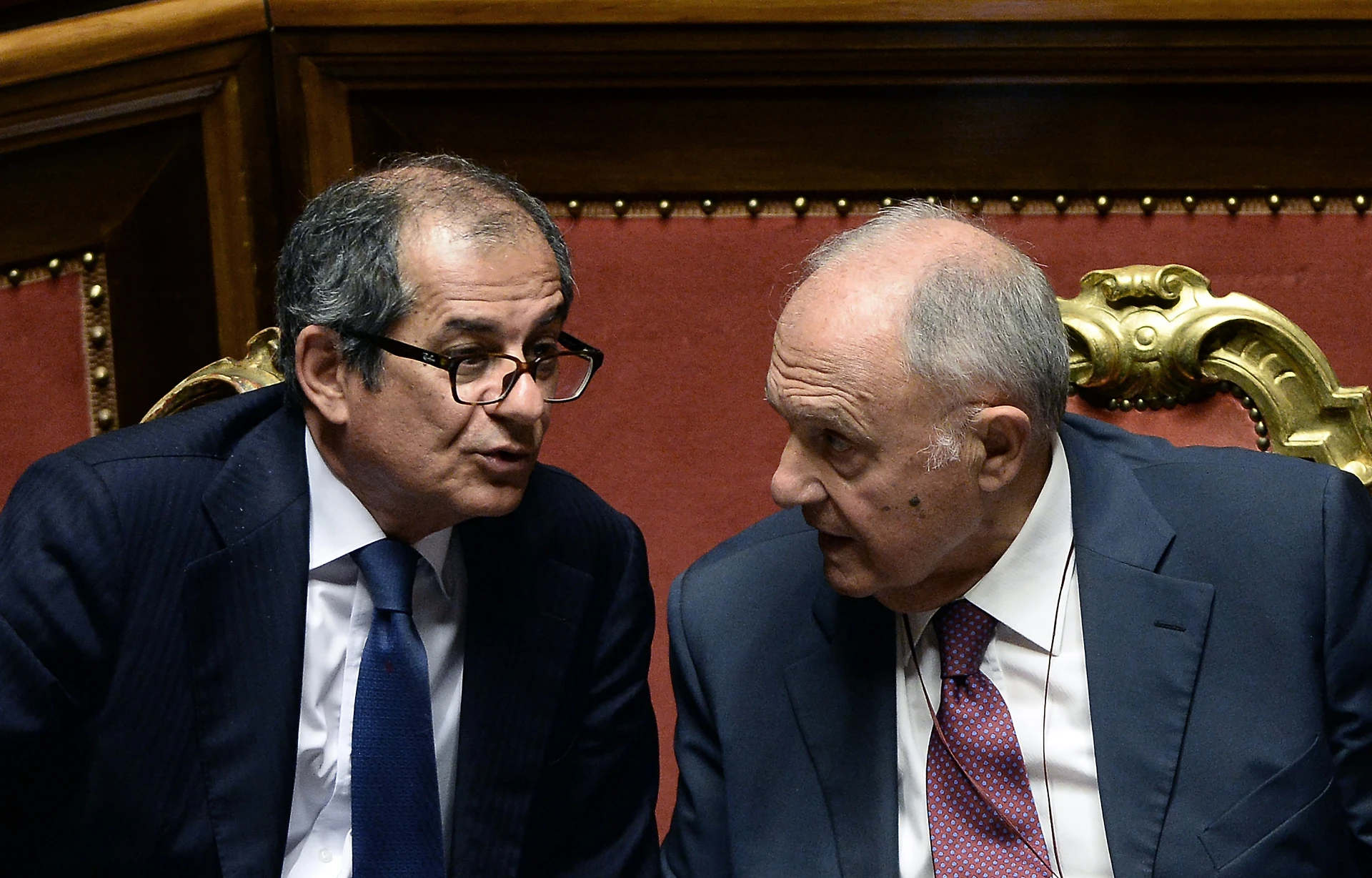 Manovra, Paolo Savona contro Giovanni Tria: nel governo lo scontro sulle cifre, le possibili conseguenze