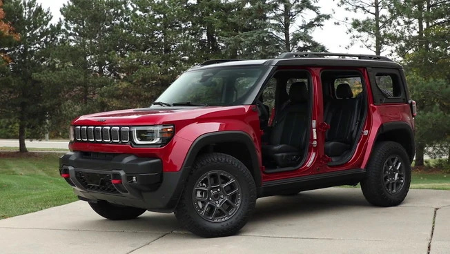 Jeep Recon 2026: l’elettrico diventa off-road