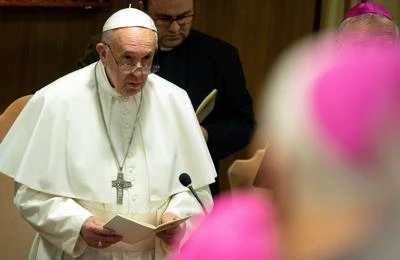 Papa ai vescovi Usa: "Non ci saranno svolte sui preti sposati"