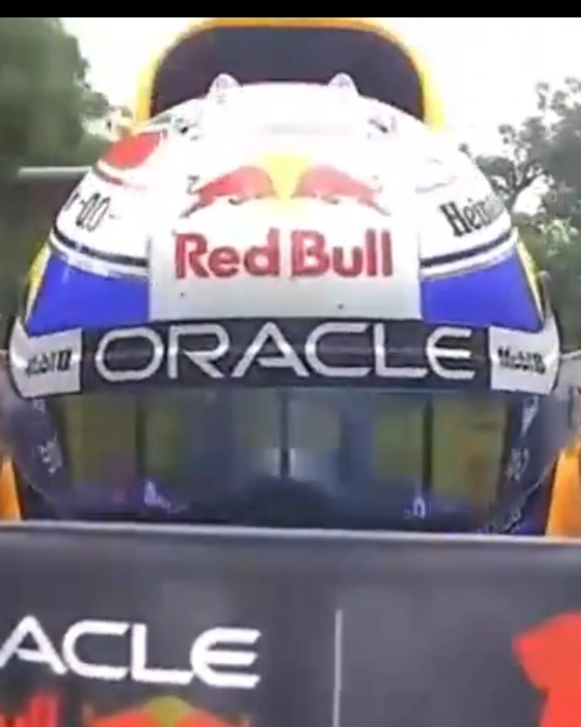 Gp Baku, Verstappen vince e riapre il Mondiale F1. La Ferrari affonda