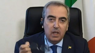 L'aria che tira, Gasparri smaschera Macron: "Perché alza la voce"