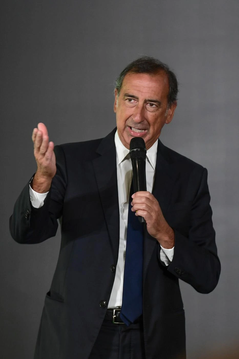 Inter e Milan, il sindaco Sala: "San Siro è in vendita". Quanto costa lo stadio: occasione unica