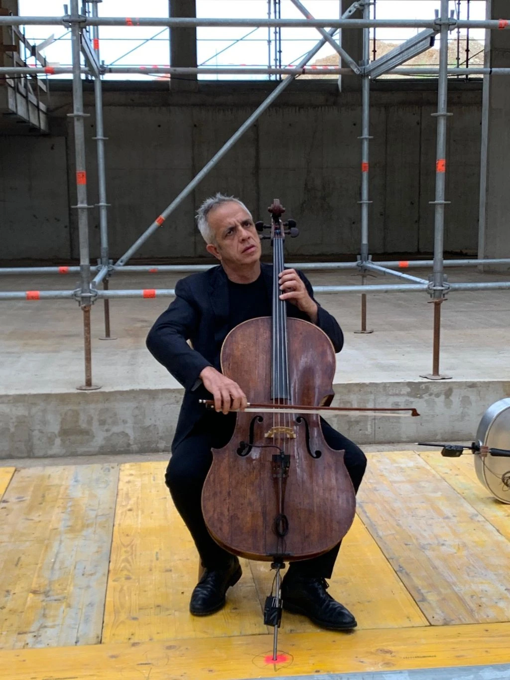LA MUSICA DI GIOVANNI SOLLIMA NEL CANTIERE TEATRO "DA SILVA" A RHO