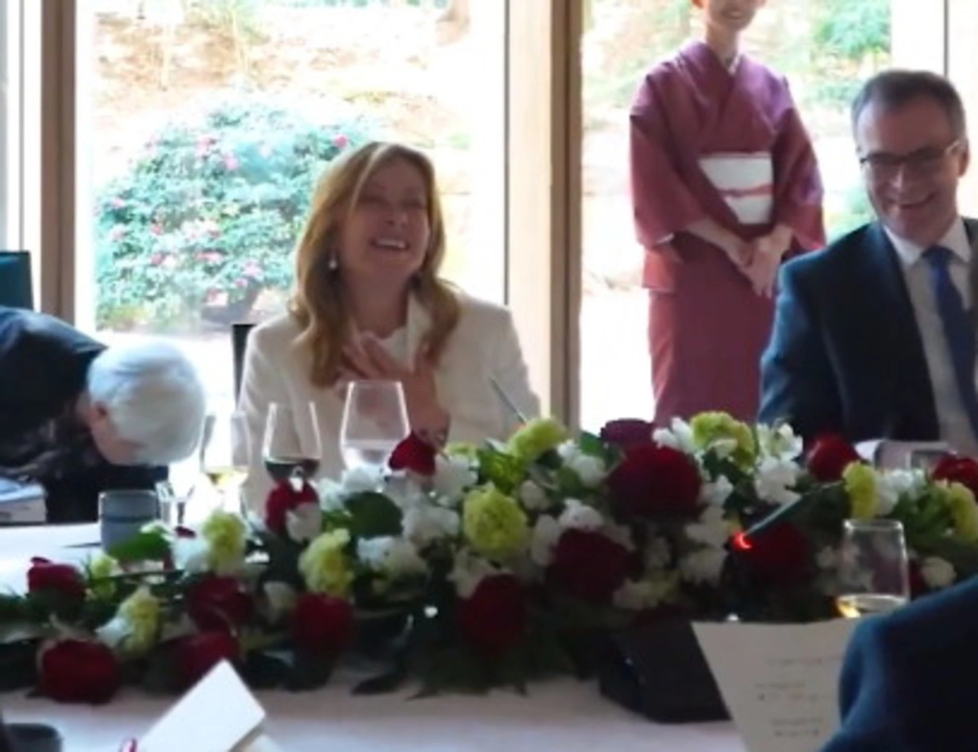 Giorgia Meloni, "Tunku Tunku!": il regalo di compleanno dalla premier Takaichi