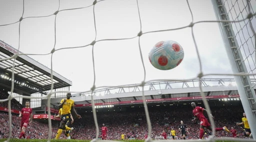 Premier League, super-star del calcio arrestata per stupro: addio Qatar