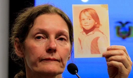 Julian Assange, il "digiterrorista" da bambino