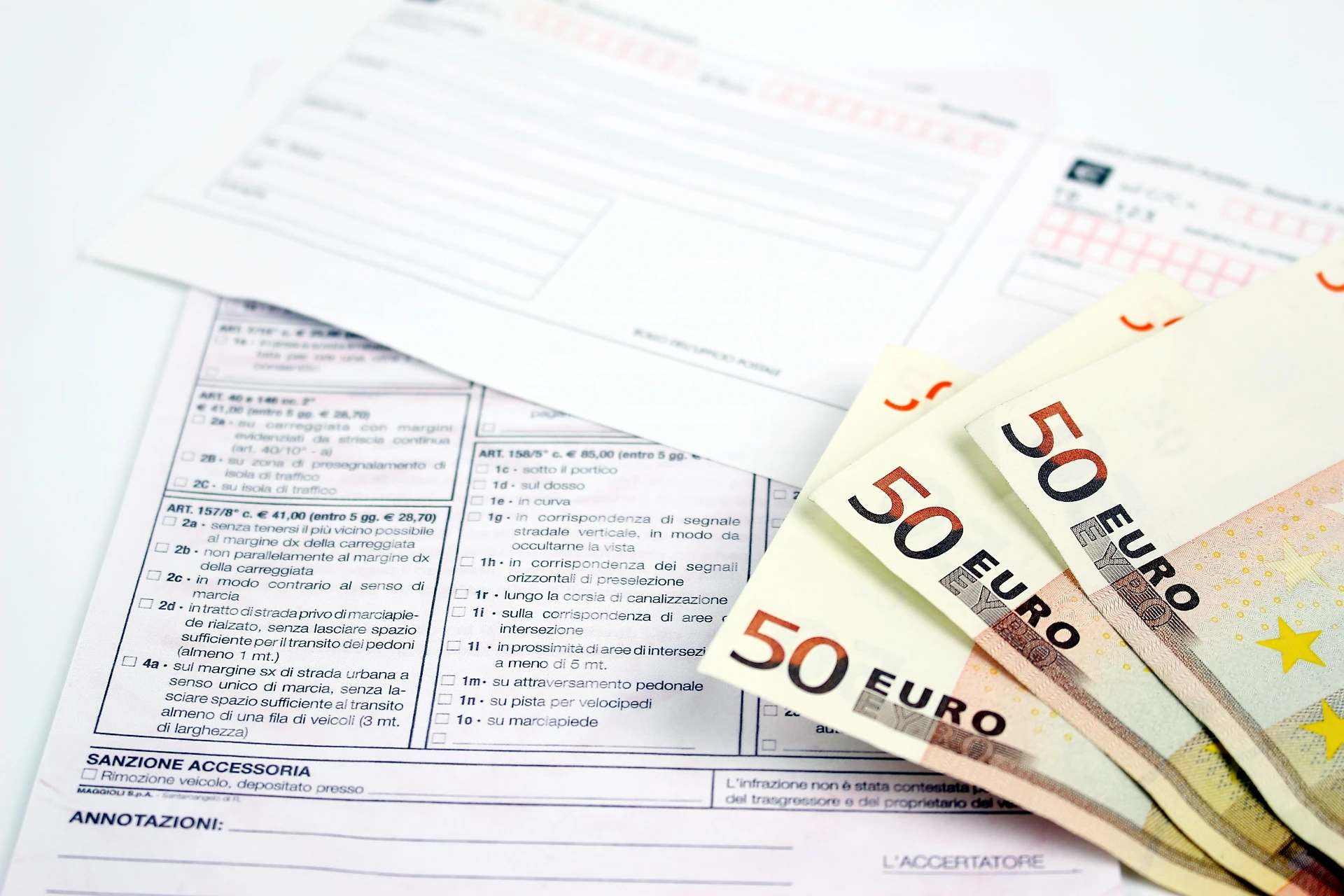 Fisco, saldo e stralcio delle cartelle Equitalia: modulo, pagamenti e rate, come funziona