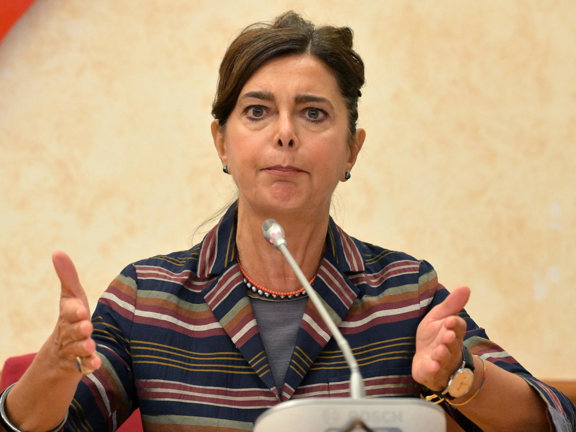 Laura Boldrini sconcertante: "Ecco perché in Iran protestano", esplode la rivolta