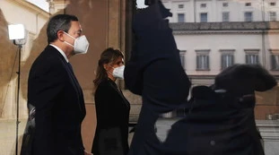 Mario Draghi, Paragone lo attacca: lui risponde urlando "vero!"