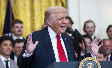 https://media.liberoquotidiano.it/H-tBZBGF4hX3_hJvBTXtSvAGnH0yzne-4Dh5FR_P8fk/width:800/quality:90/aW1hZ2VzLzIwMjUvMTAvMjEvMTE1NzI5MjQ4LWI1Y2QwYTUyLWY5YzQtNDI3Mi1iNmY4LTZiY2VkOWY1NDVmNS5qcGc.webp