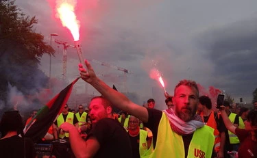 https://media.liberoquotidiano.it/H0EvUcW9WjF3tYV6mXZGMbFcLAfGxiTW9VaMwfw_0KM/width:800/quality:90/aW1hZ2VzLzIwMjUvMDkvMjIvMTQxMjQwMzA5LTcyMWZmYTAzLTJhMjctNDg4NS05ZGI2LTM5YmVlY2EzNWJmMy5qcGc.webp