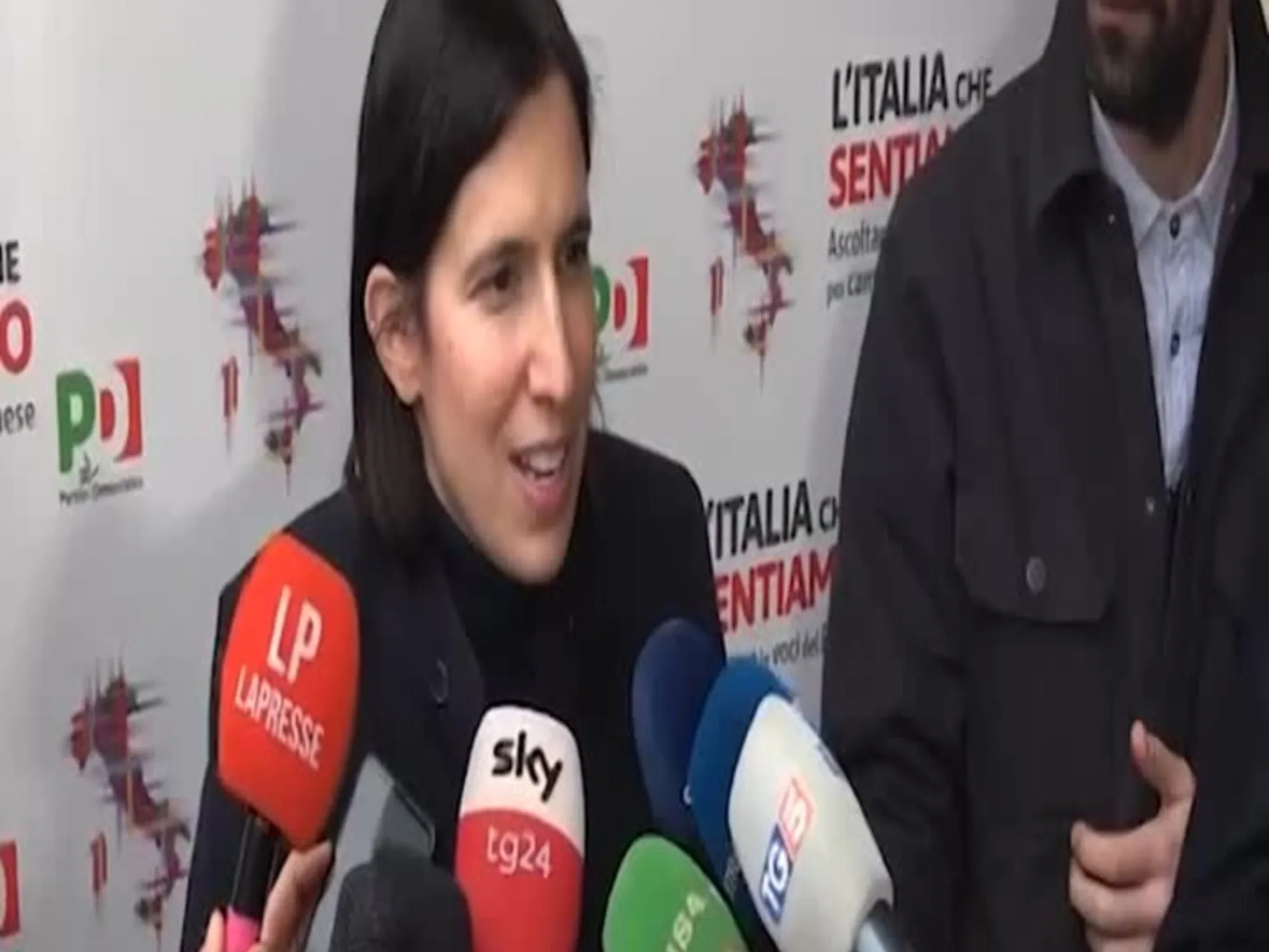 Leggi l'articolo: "C'è dal 2023". Giorgetti riporta Elly Schlein alla realtà