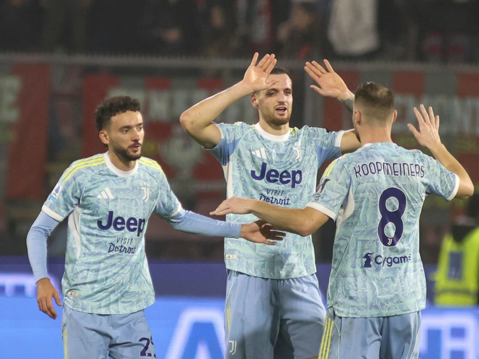 Juventus travolgente: ne fa 5 alla Cremonese, aggancio al 3° posto