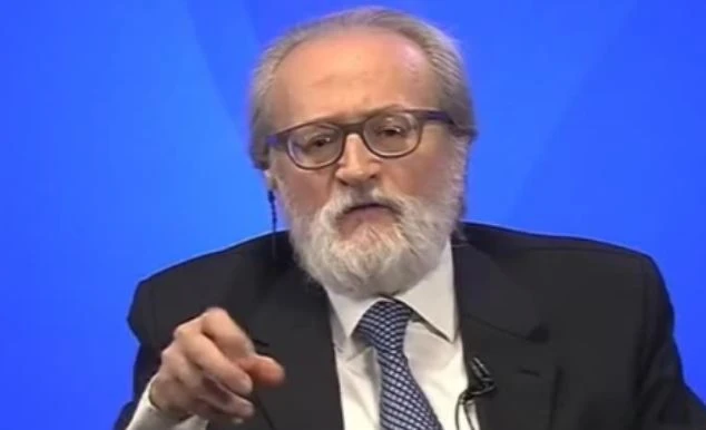 Paolo Becchi, cosa succederà nel M5s: "Grillo ha scavato la trincea, Renzi farà esplodere la bomba"