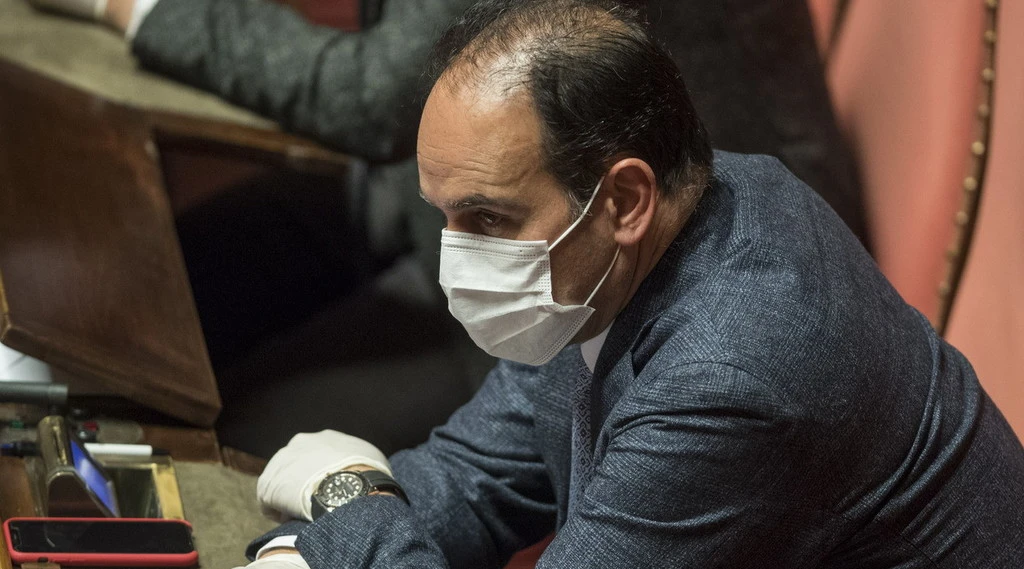Andrea Marcucci, la (mezza) resa ad Enrico Letta: "Mi dimetto. Ora votiamo Simona Malpezzi come capogruppo"