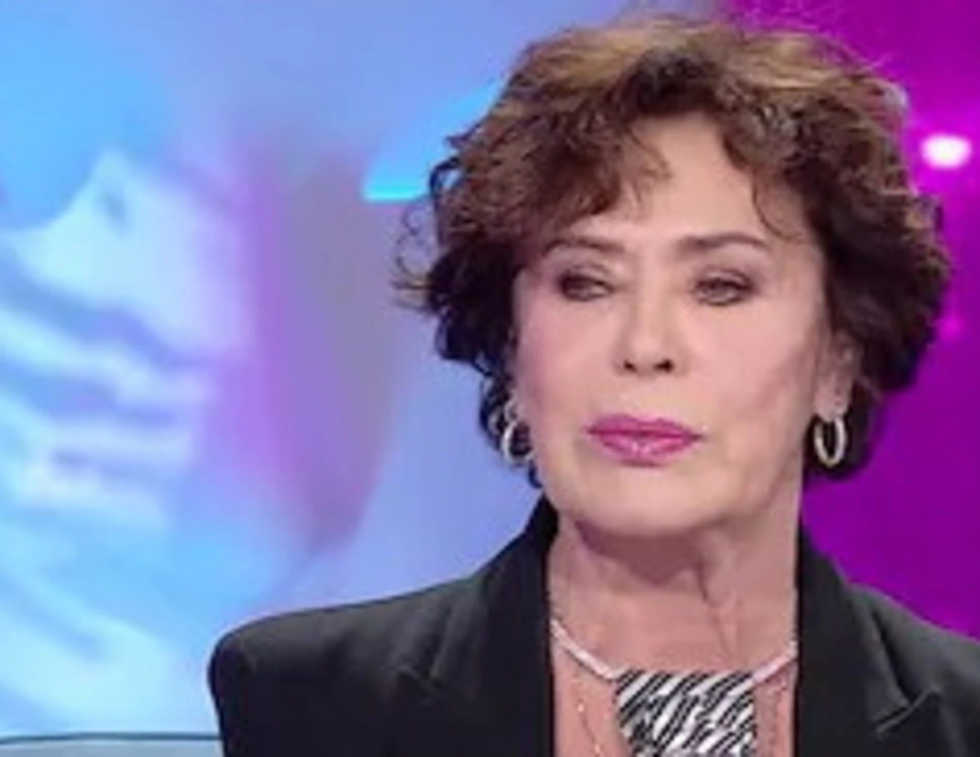 Corinne Clery spiazza tutti: "Mi sposo un gay"