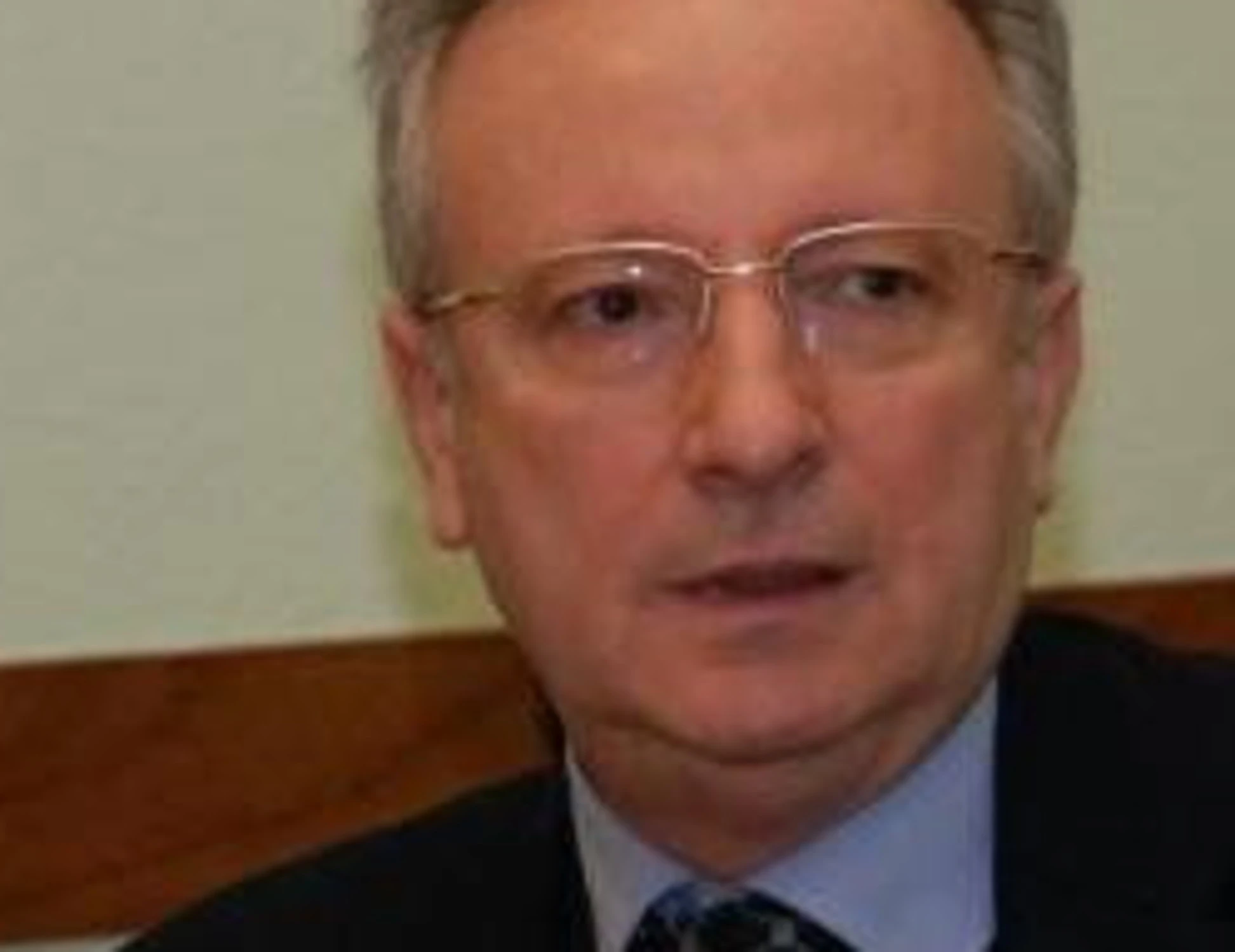 Un cadavere, un matto locale e un macabro indizio