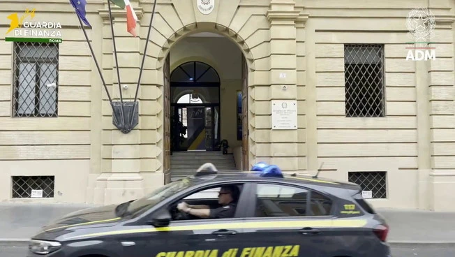 Maxi sequestro di droga a Civitavecchia, arrestato autista tir