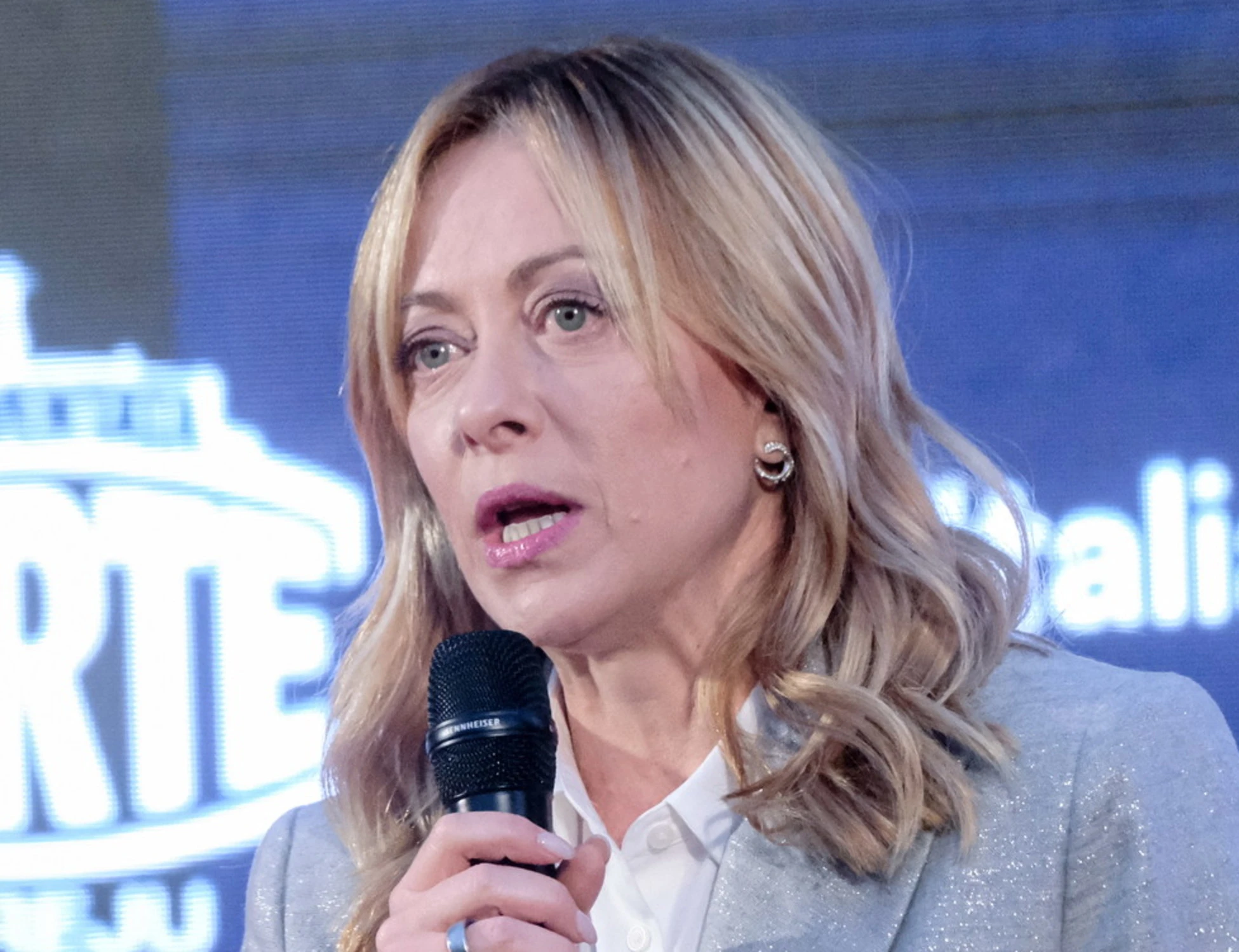 Meloni, lezione a Conte e M5s: "Per i fragili? No assistenzialismo ma inclusione e lavoro"