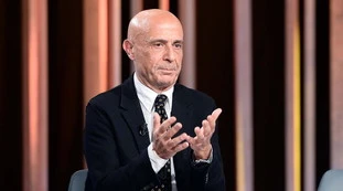 Coronavirus, Marco Minniti fa tremare il Pd: "C'è un'evidente correlazione tra immigrazione e Covid"