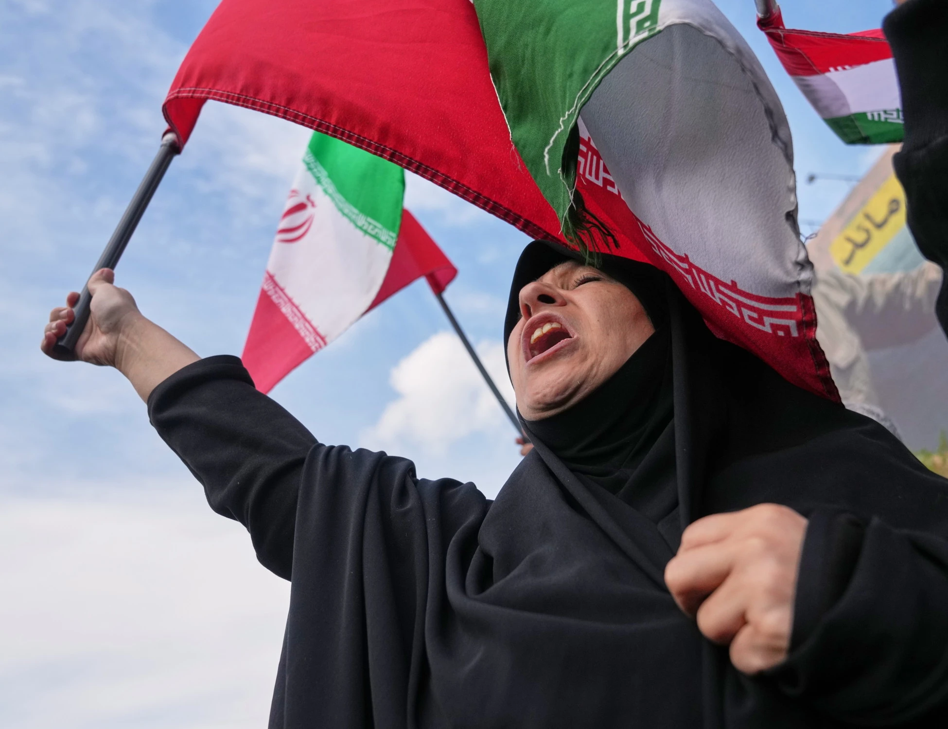 Iran, i Pasdaran tornano a minacciare: "Se Israele non si ferma, risponderemo"