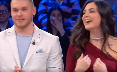 Affari Tuoi, "non fanno un cazz***": che lavoro fanno Paola e Andrea