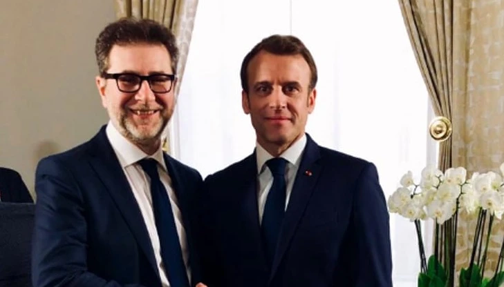 Fabio Fazio demolito dal Tg2, senza precedenti in Rai: "Altro che Macron, ecco due vere interviste"