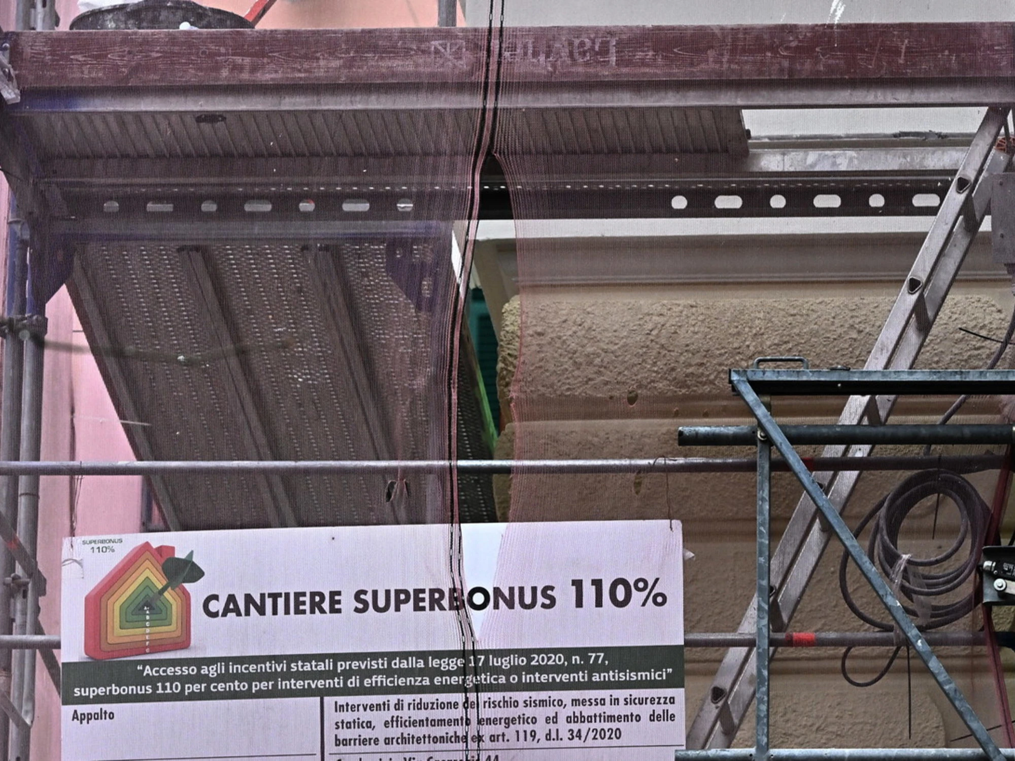 Superbonus, maxi-truffa a Novara: come intascano milioni di euro